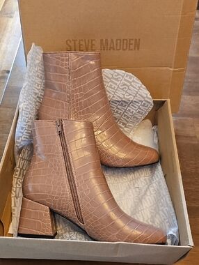 Steve Madden Darma  Faux Croc-Embossed Taupe Ankle Booties